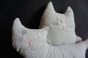 MINI MICHIS gris